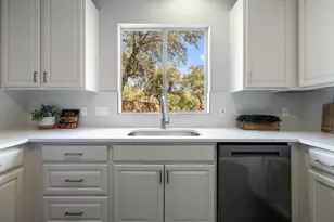 7501 Shadowridge Run, Austin, TX 78749 - Photo 6