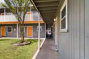 2401 Manor Rd, Austin, TX 78722 - Photo 14