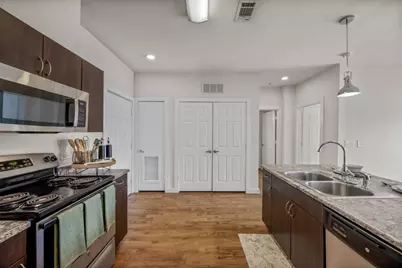 6725 Circle South Road #B-1305, Austin, TX 78745 - Photo 4