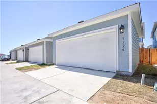 1724 W Artesian Springs Crossing, Leander, TX 78641 - Photo 18