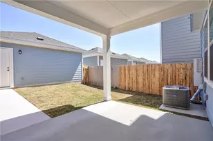 1724 W Artesian Springs Crossing, Leander, TX 78641 - Photo 16