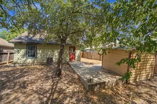 6909 Frontera Tr, Austin, TX 78741 - Photo 34