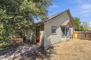 6909 Frontera Tr, Austin, TX 78741 - Photo 36