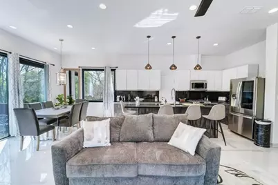 1409 E M Franklin Avenue #B, Austin, TX 78721 - Photo 2