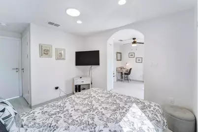 1409 E M Franklin Avenue #B, Austin, TX 78721 - Photo 26