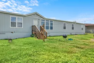 271 Alma Ln, Kyle, TX 78640 - Photo 2