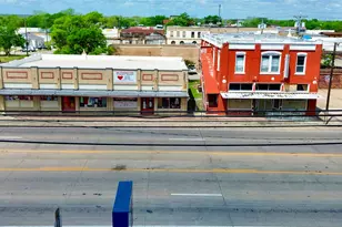 161 S Main St, Giddings, TX 78942 - Photo 4