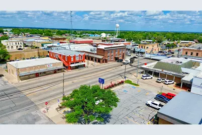 161 S. Main Street, Giddings, TX 78942 - Photo 2