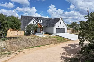 106 W Briar Dr, Granite Shoals, TX 78654 - Photo 2