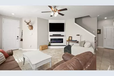 613 Lost Pond, New Braunfels, TX 78130 - Photo 2