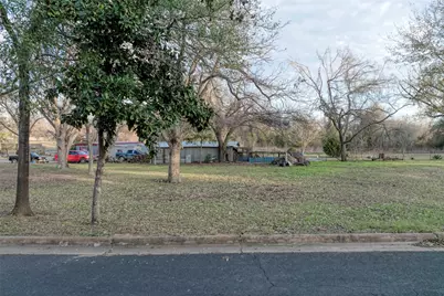 Lot 2 E Alamo Street, Elgin, TX 78621 - Photo 4