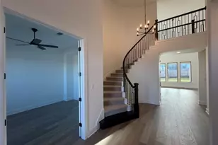 105 Gibbs Dr, Liberty Hill, TX 78642 - Photo 2