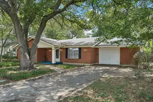 610 Mogonye Ln, Elgin, TX 78621 - Photo 1