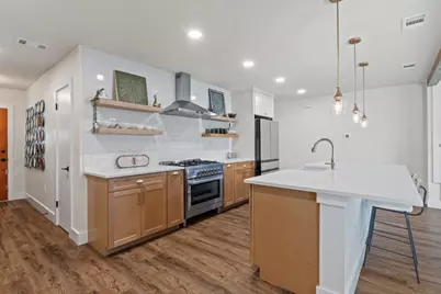 2205 N Plains Avenue, Austin, TX 78757 - Photo 10