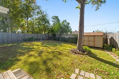 2205 N Plains Avenue, Austin, TX 78757 - Photo 32