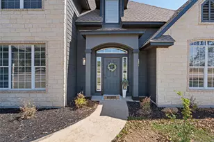 312 Country Club Dr, La Grange, TX 78945 - Photo 4