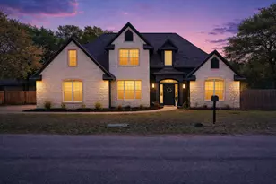 312 Country Club Dr, La Grange, TX 78945 - Photo 1