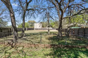 312 Country Club Dr, La Grange, TX 78945 - Photo 28