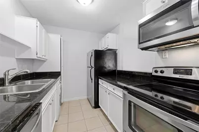 400 W 35th Street #201, Austin, TX 78705 - Photo 12