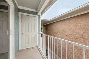 400 W 35th St, Austin, TX 78705 - Photo 2