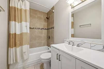 400 W 35th Street #201, Austin, TX 78705 - Photo 14