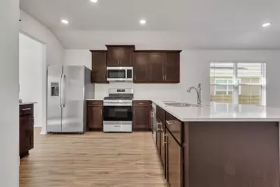 261 Madrid, Kyle, TX 78640 - Photo 4