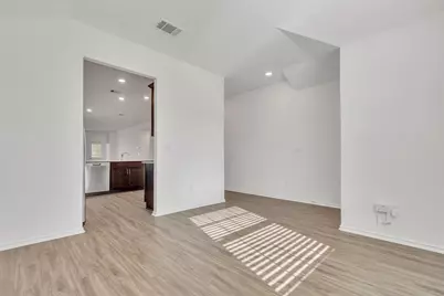 261 Madrid, Kyle, TX 78640 - Photo 6