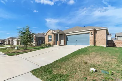 261 Madrid, Kyle, TX 78640 - Photo 2