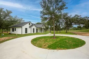 337 Smitty Ln, Lockhart, TX 78644 - Photo 2