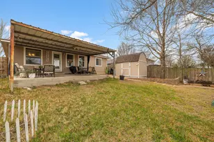 2100 Oaklawn Dr, Taylor, TX 76574 - Photo 30