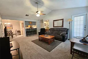 1202 Thorpe Ln, San Marcos, TX 78666 - Photo 4