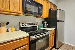 1202 Thorpe Ln, San Marcos, TX 78666 - Photo 12