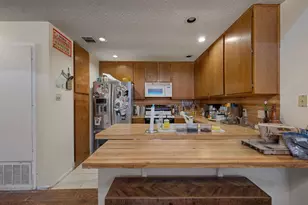 1748 Ohlen Rd, Austin, TX 78757 - Photo 10