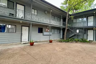 803 W 28th St, Austin, TX 78705 - Photo 16