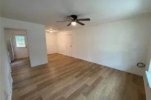 1204 Aransas St, Lockhart, TX 78644 - Photo 4