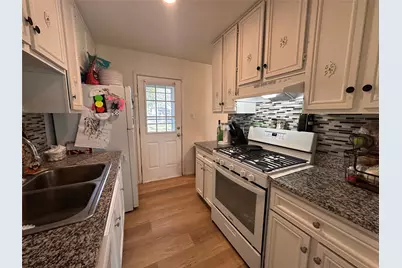 1204 Aransas Street, Lockhart, TX 78644 - Photo 6
