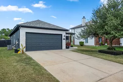 112 Flinn Street, Hutto, TX 78634 - Photo 2