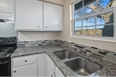 410 Thorndale #A, Taylor, TX 76574 - Photo 18