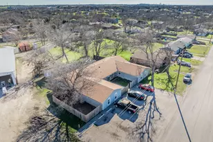 410 Thorndale, Taylor, TX 76574 - Photo 4