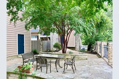 2414 Longview Street #303, Austin, TX 78705 - Photo 4