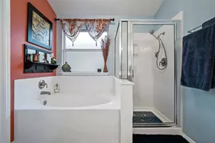 1301 4 Cabin Ct, Round Rock, TX 78665 - Photo 20