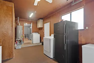 1182 Angelina St, Austin, TX 78702 - Photo 22
