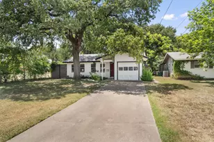 1182 Angelina St, Austin, TX 78702 - Photo 2