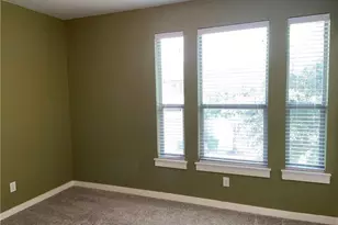 2001 Faro Dr, Austin, TX 78741 - Photo 10