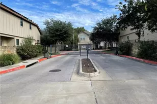 2001 Faro Dr, Austin, TX 78741 - Photo 4