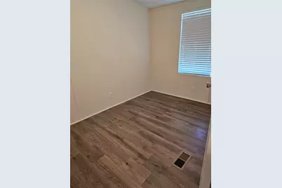 2807 Lone Tree Road, Victoria, TX 77901 - Photo 12