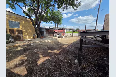101 N Main Street, Taylor, TX 76574 - Photo 6