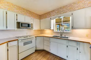 1984 Hilltop Dr, Wimberley, TX 78676 - Photo 4