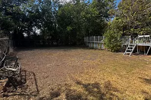 500 Hosack St, Taylor, TX 76574 - Photo 4