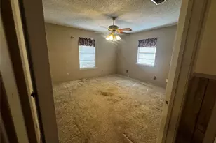 500 Hosack St, Taylor, TX 76574 - Photo 34
